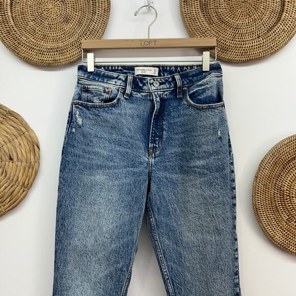 Abercrombie Blue Distressed Raw Edge The Mom High Rise Denim Jeans 27/4 - Picture 3 of 6